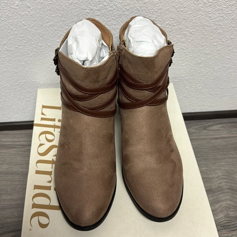 LifeStride Jezebel Bootie (WIDE) - Picture 4 of 10
